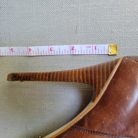 MICHAEL KORS brown leather worn two-way boots with faux shearling lining - Picture 13 of 16